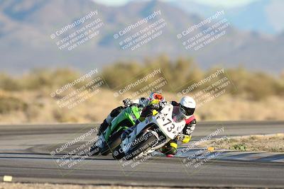 media/Dec-07-2025-CVMA (Sun) [[3e7d2de5dc]]/Race 18-Formula Twins-Formula 40 UL/